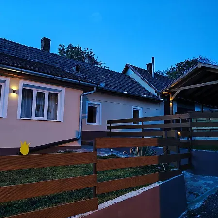 Faluvegi Vendeghaz Szentgyoergyvar 公寓